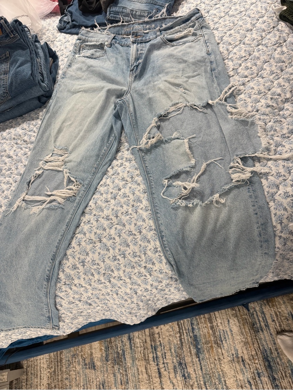 American Eagle Outfitters Light Wash Distressed Boyfriend Jeans